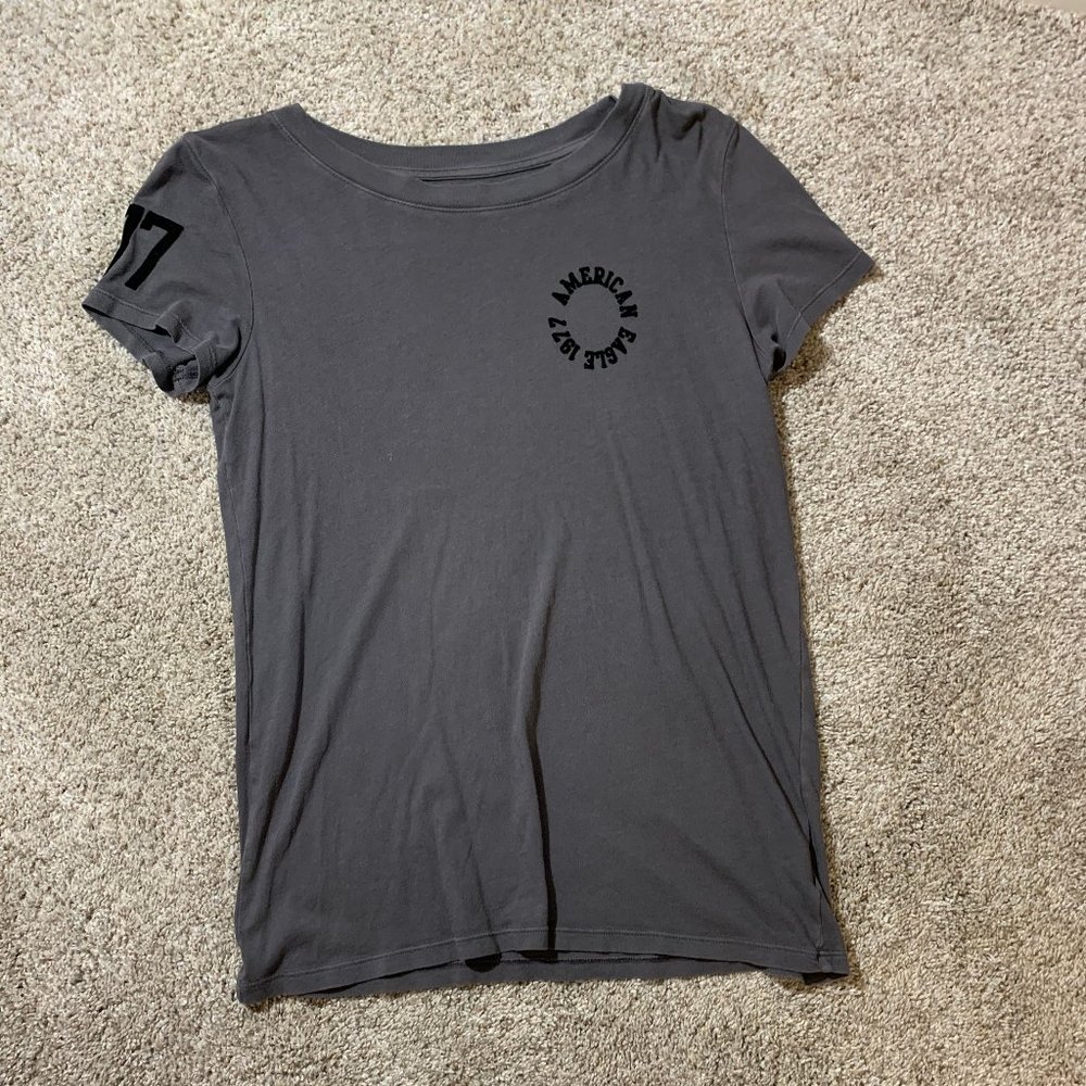 Gray American Eagle T-Shirt Women's Size Small